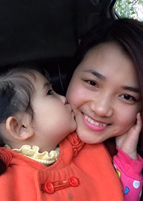 Bất ngờ hơn, Ngọc Ánh chia sẻ cô đã uống thuốc độc tử tự vì quá suy sụp tinh thần sau khi Chiến Thắng đề nghị chia tay. (Ảnh: Đời sống pháp luật) 