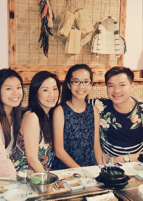 Cặp đôi nghệ sĩ đã có 2 cô con gái: Phương Vân (Vicky) sinh năm 1996 và Minh Châu (Sophia) sinh năm 2002. (Ảnh: Facebook nhân vật)