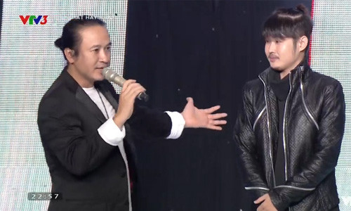 Xuat hien doi thu dang gom cua tac gia Ong ba anh-Hinh-2