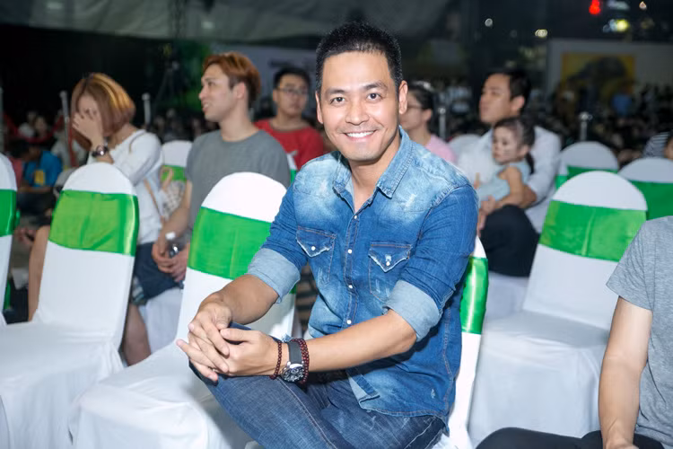 Ngoài Phạm Hương, MC Phan Anh cũng tham dự chương trình “Lạc vào hoang dã” diễn ra vào tối qua. (Ảnh: Minh Toàn) 