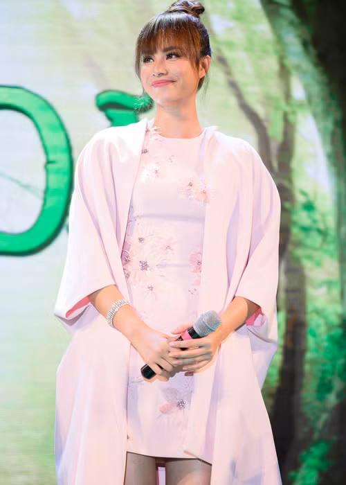 Hoa hậu Hoàn vũ Việt Nam 2015 cũng hy vọng cô sẽ gắn bó lâu dài với dự án của Quỹ bảo vệ động vật hoang dã thế giới. (Ảnh: Mr AT) 