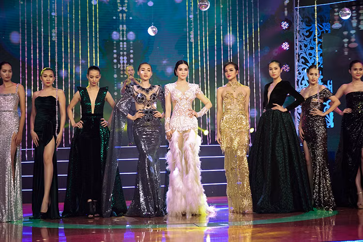 Dù đã ở độ tuổi 43 nhưng nữ diễn viên phim "Cô thủ môn tội nghiệp" vẫn giữ được nhan sắc trẻ trung, xinh đẹp. 