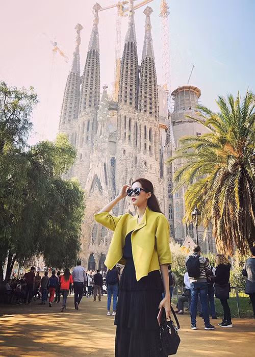 Cô cũng được công chúng yêu mến hơn bởi vẫn giữ được hình ảnh đẹp, không vướng ồn ào. (Ảnh: Instagram nhân vật)