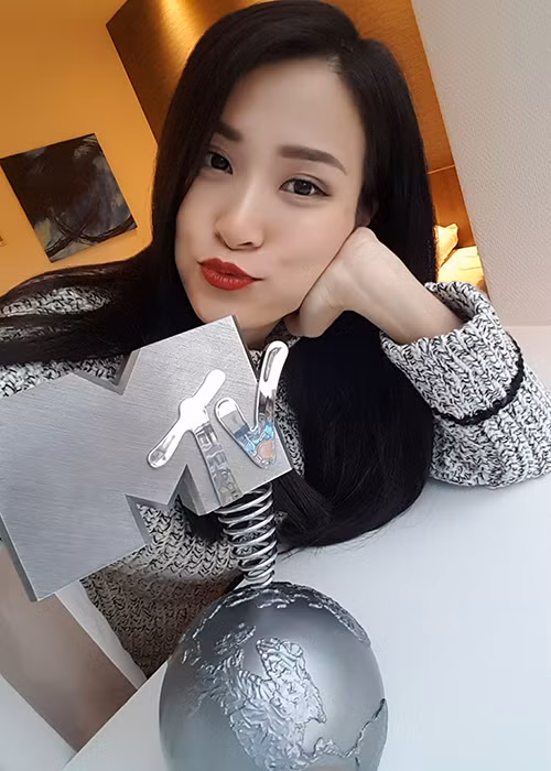 Dong Nhi noi ve nghi van bi doi xu bat cong tai MTV EMA-Hinh-2