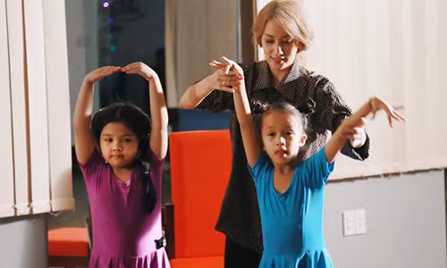 Loat sao Viet ra mat MV mung ngay Nha giao Viet Nam