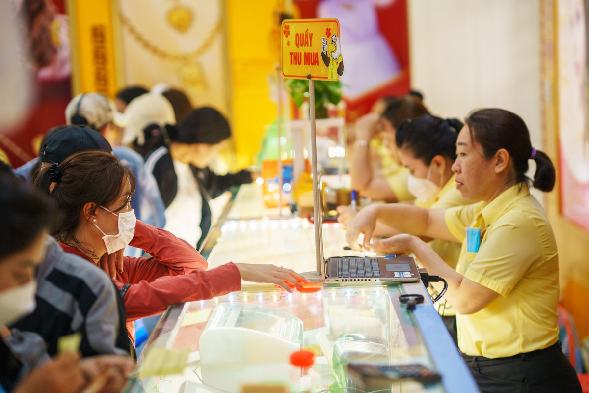 Mua vàng từ đầu năm, nay vẫn còn trong két thì lời bao nhiêu? Mua vang tu dau nam, nay van con trong ket thi loi bao nhieu?