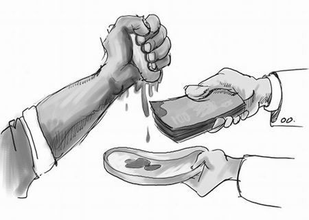 Một bà mẹ của 4 đứa con kể rằng: Trong 10 năm qua, nhiều người đã đến ngôi làng của chúng tôi để thuyết phục bán thận nhưng chúng tôi luôn từ chối. Nhưng khi gia đình có thêm người thì chúng tôi buộc phải bán thận để mua thêm đất và sinh thêm con. Vì vậy mà chúng tôi đã đồng ý bán”.