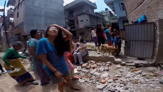 Về phía những người đã bán thận, bây giờ họ bị cô lập, lánh như lánh hủi ở ngôi làng khiến họ thấy thất vọng và chán nản.