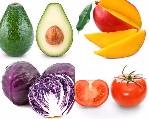 Nguyên liệu làm salad bơ xoài gồm có: 2 quả xoài chín, 2 quả bơ, 1/4 cái bắp cải tím, 1 quả cà chua, 1/2 củ hành tây, 1 quả chanh, dầu ôliu, hạt tiêu, rau mùi.