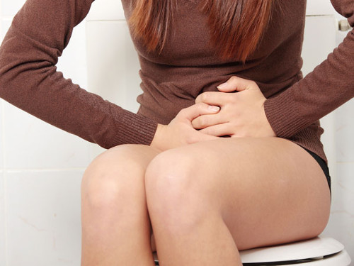 Chống nhiễm trùng đường tiết niệu. Nhiễm trùng đường tiết niệu là căn bệnh không hiếm gặp ở phụ nữ. Các nghiên cứu đã chỉ ra rằng nước ép nam việt quất chứa proanthocyanidins, chất có thuộc tính chống bám, ngăn chặn các vi khuẩn bám vào các tế bào trong bàng quang.