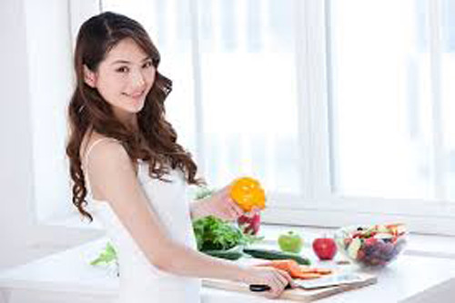 Vào những giai đoạn khác nhau của chu kỳ kinh nguyệt, cơ thể sẽ sản xuất ra nhiều loại hormone khác nhau và lúc này cũng cần những loại thực phẩm khác nhau để tác động trực tiếp vào việc rụng trứng. Đó là chìa khóa của bí quyết nhanh thụ thai bằng thực phẩm.