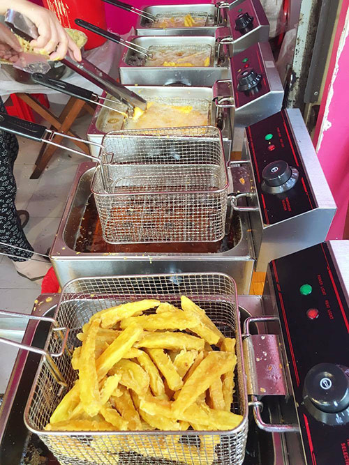 Cơn sốt lắc được nhân rộng khi món khoai lang lắc ra đời.