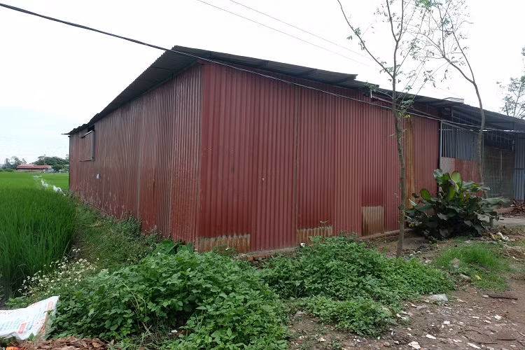 Nha xuong “moc” trai phep tren dat ruong o Dong Anh bi xu the nao?