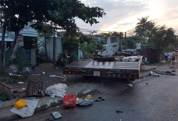 Rạng sáng ngày 26/5, tại Km 21+300, đoạn qua khu vực Tân Hòa (phường Nhơn Hòa, thị xã An Nhơn, Bình Định) xảy ra vụ đâm xe liên hoàn giữa hai xe đầu kéo và một xe máy. Sau khi hai xe đầu kéo va chạm đã tiếp tục đâm vào một xe máy trên xe có hai người, khiến hai người này tử vong.