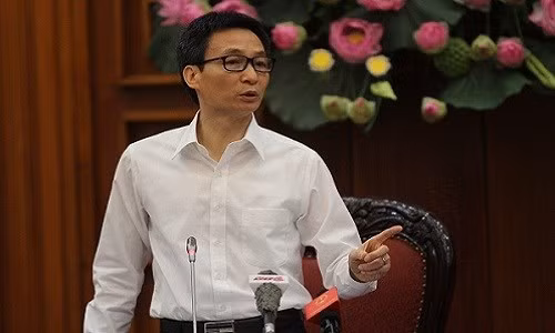 Tuần qua, một thông tin được dư luận quan tâm đó là yêu cầu tạm dừng triển khai quy hoạch tổng thể phát triển khu du lịch quốc gia Sơn Trà trong 3 tháng. Trong buổi làm việc chiều 28/5, tại Hà Nội, Phó Thủ tướng Vũ Đức Đam đã nghe báo cáo của Bộ VH-TT-DL và UBND TP Đà Nẵng. Trong 3 tháng này, Phó Thủ tướng cũng yêu cầu Bộ VH-TT-DL tổ chức hội nghị, hội thảo lấy ý kiến các chuyên gia, các nhà khoa học. Ảnh: Vietnamnet.