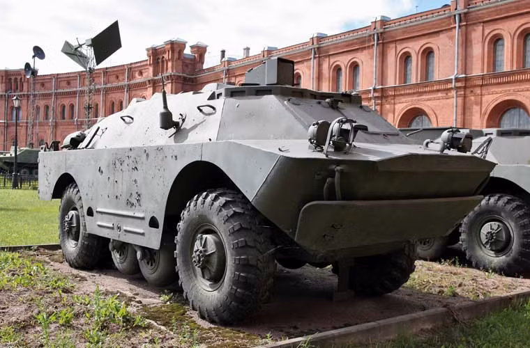 Xe chiến đấu 9P148 của tổ hợp tên lửa chống tăng tự hành 9K111-1 Konkurs. Tổ hợp dùng khung bệ xe thiết giáp trinh sát BRDM-2, đạn tên lửa chống tăng dẫn đường bằng dây 9M113 đạt tầm bắn 70m tới 4km.