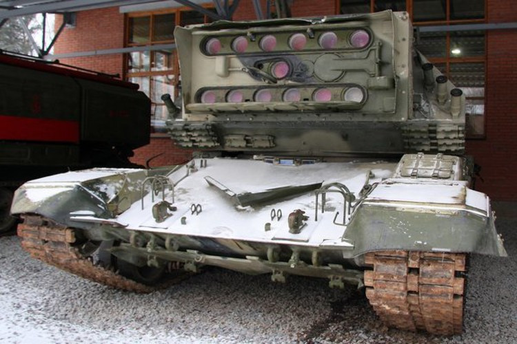 Tuy nhiên công việc phát triển hai loại vũ khí này đang bị cho là lâm vào bế tắc, vì còn rất nhiều giải pháp kỹ thuật cần hoàn thiện, bên cạnh đó là chi phí chế tạo ở mức quá cao.