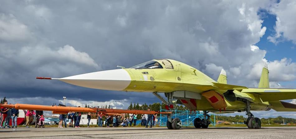 Yêu cầu trang bị Su-34 của không quân và hải quân Trung Quốc thực sự không quá cấp bách trong giai đoạn hiện nay; có thể Trung Quốc sẽ tập trung phát triển máy bay ném bom J-16, thậm chí nâng cấp, đưa trở lại "ông lão" J-6 để làm máy bay tấn công mặt đất/ mặt biển cho và phát triển máy bay tác chiến điện tử trên cơ sở máy bay J-16 và JH-7 làm lực lượng hỗ trợ.