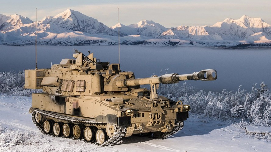 Điểm mới trên phiên bản này là pháo sử dụng hệ thống nạp đạn tự động cho phép giảm kíp vận hành xuống còn 4 người so với 6 người trên phiên bản cũ.