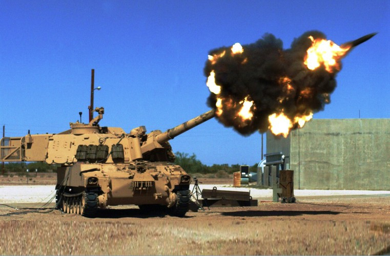 Về mặt lý thuyết, M109A7 bắn đạn Excalibur S cho nổ trên không có thể sử dụng cho nhiệm vụ phòng không để phá hủy máy bay chiến đấu hoặc trực thăng.