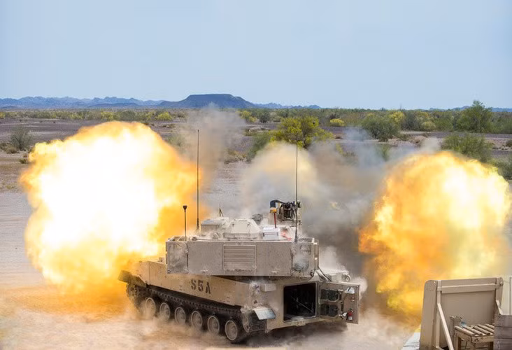 Excalibur S là loại đạn pháo có điều khiển do tập đoàn Raytheon và BAE Systems hợp tác phát triển.