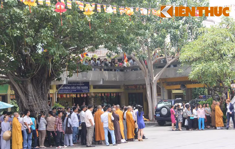 ....cũng như của hàng nghìn Phật tử dành cho đoàn. 