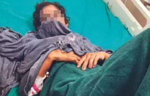 Hoi mon it, con dau bi me chong bao hanh nhu thoi trung co