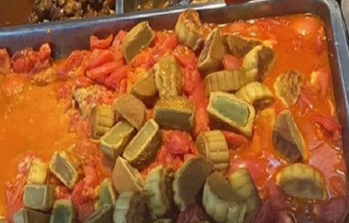 Cuc di mon banh trung thu sot ca chua