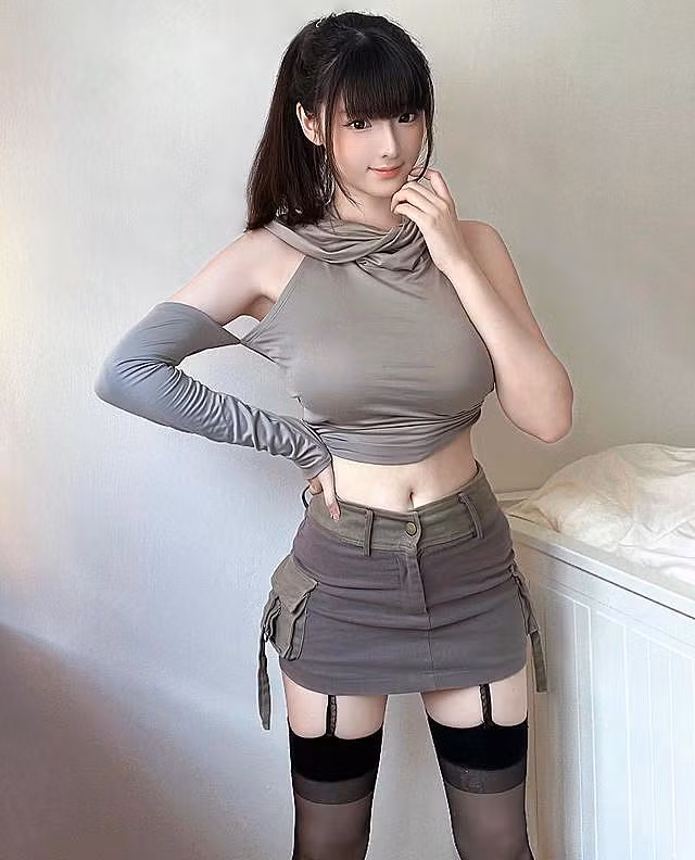 Với vẻ ngoài vô cùng đáng mơ ước, hot girl gợi cảm Amy khiến mọi cô gái đều phải ngưỡng mộ mình.