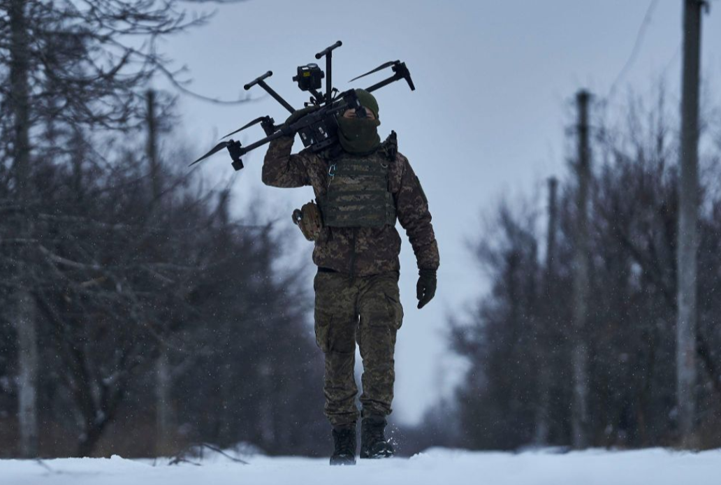 Ukraine san xuat hang nghin UAV moi ngay chuan bi cho xung dot keo dai-Hinh-10