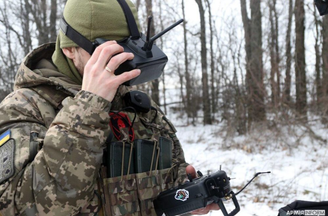 Ukraine san xuat hang nghin UAV moi ngay chuan bi cho xung dot keo dai-Hinh-8