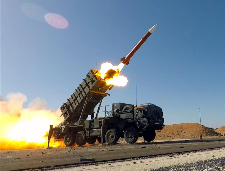 NSPA cam kết sẽ hỗ trợ các nước trong thương vụ này, đồng thời nhận định rằng thỏa thuận vũ khí sẽ thúc đẩy châu Âu tăng cường sản xuất tên lửa Patriot, giúp các thành viên NATO bổ sung kho vũ khí để cung cấp khí tài cho Ukraine. Ảnh: Lục quân Mỹ.