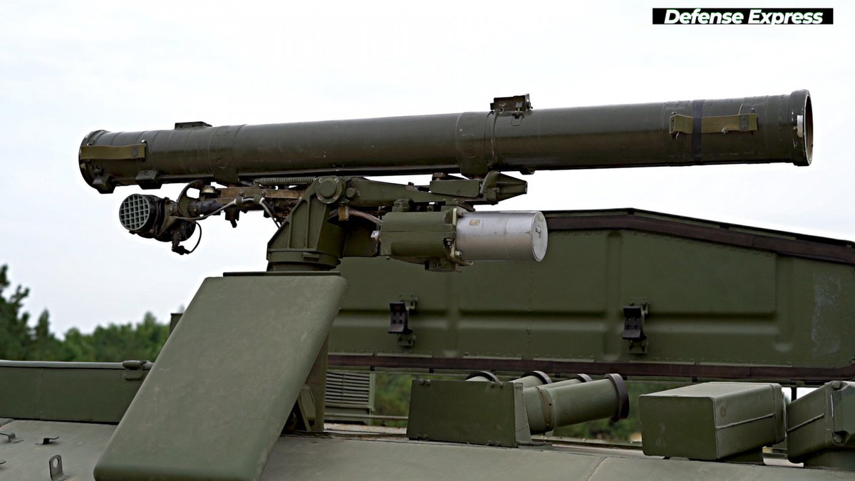 OPSN-I được thiết kế để người điều khiển giám sát trực quan, lựa chọn, theo dõi và xác định mục tiêu. Theo tiêu chuẩn, trạm quan sát được trang bị kênh ảnh nhiệt (phạm vi phát hiện mục tiêu từ 14,5 km). OPSN-I cũng được trang bị ba máy ảnh màu đa chức năng kỹ thuật số (mục tiêu được xác định ở khoảng cách lên tới 12,5 km), cũng như máy đo khoảng cách laser. Ảnh: defence-ua.com.