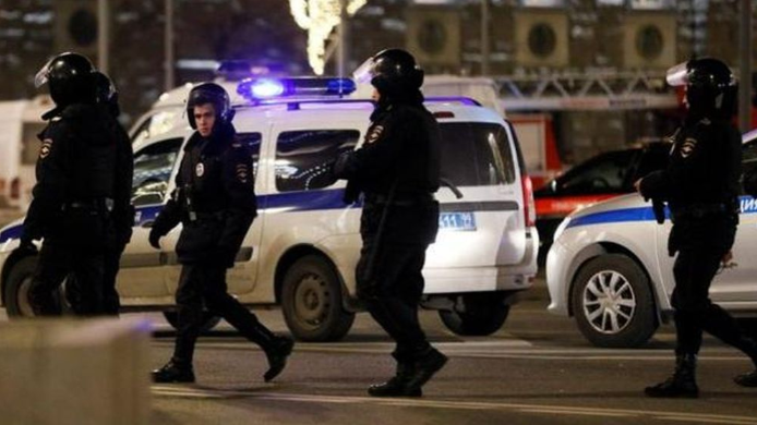 Danh tính nghi phạm chưa được nhà chức trách Nga công bố. FSB cho biết, tình báo Ukraine đã tuyển mộ người này qua mạng xã hội.