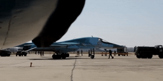 Trong tác chiến đối không, radar Leninets V004 chỉ nhận biết được máy bay tiêm kích hạng nặng từ cách xa 90 km và dẫn đường cho tên lửa tiêu diệt ở cự ly 60 km, thông số này rõ ràng thua xa các loại chiếm ưu thế trên không chuyên nghiệp.