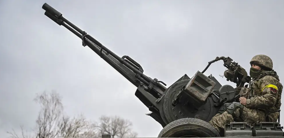 ZU-23-2 là loại súng máy hai nòng cỡ lớn 23mm được bắt đầu đưa vào sử dụng từ thập niên 1960. Sử dụng băng đạn dài, ZU-23-2 có thể tấn công các mục tiêu bay và máy bay từ khoảng cách lên tới 2,5km. Ảnh: mil.in.ua.