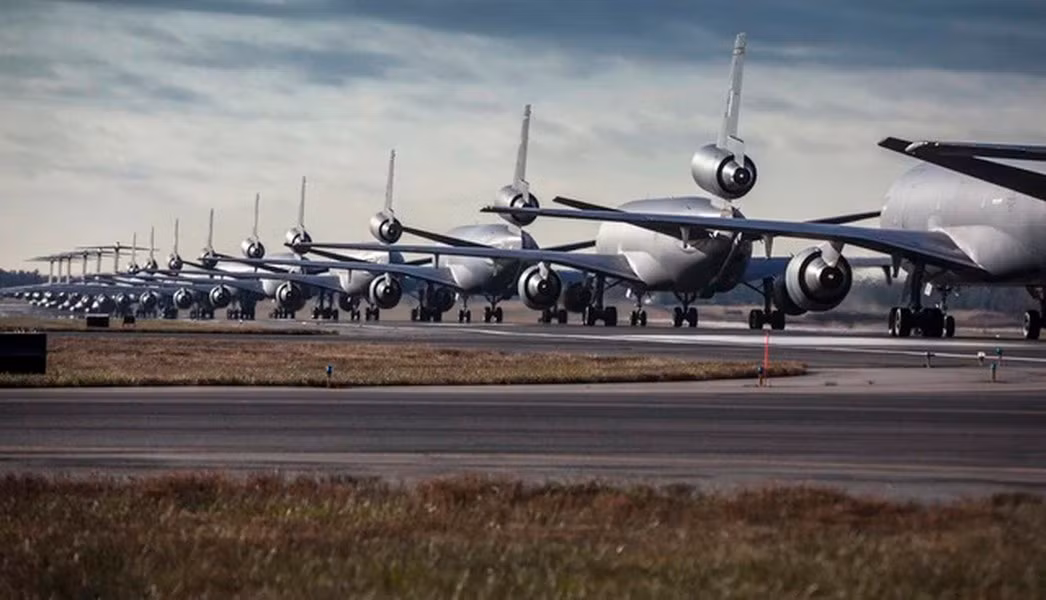 "Voi đi bộ" là hoạt động phô trương sức mạnh thường được Không quân Mỹ thực hiện.