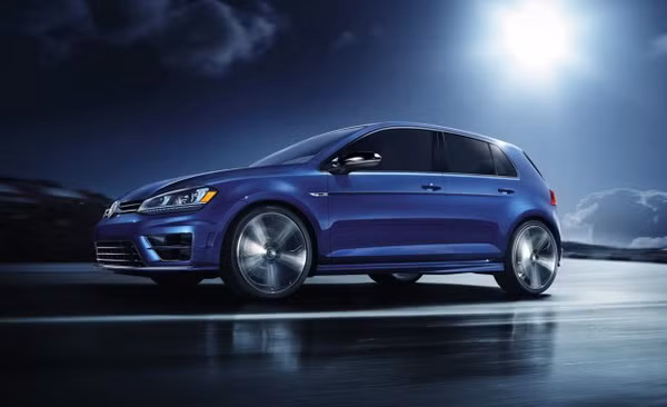 [DX-6a] Trong vong 11 tieng, VW tau tan 500 chiec Golf R