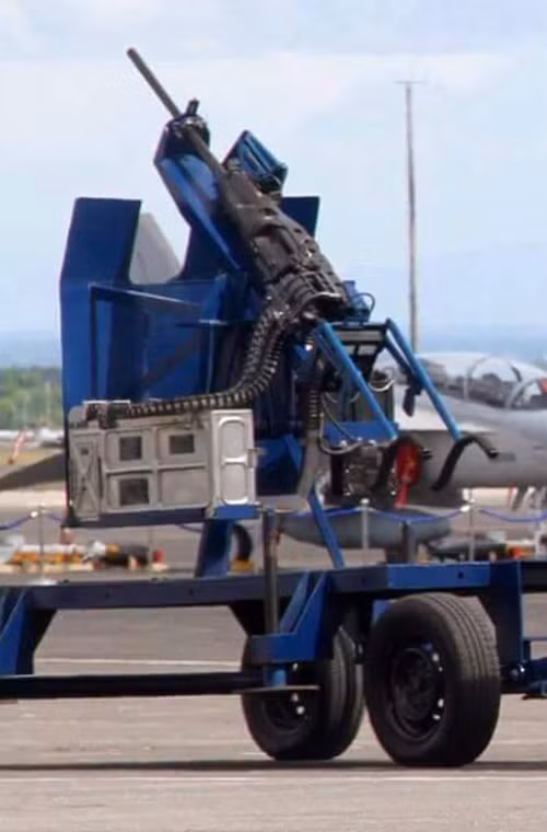 Bức ảnh vũ khí ấn tượng nhất tuần – pháo 20mm trên tiêm kích F-5 được Philippines lấy ra từ máy bay đã nghỉ hưu và chế lại thành pháo phòng không.