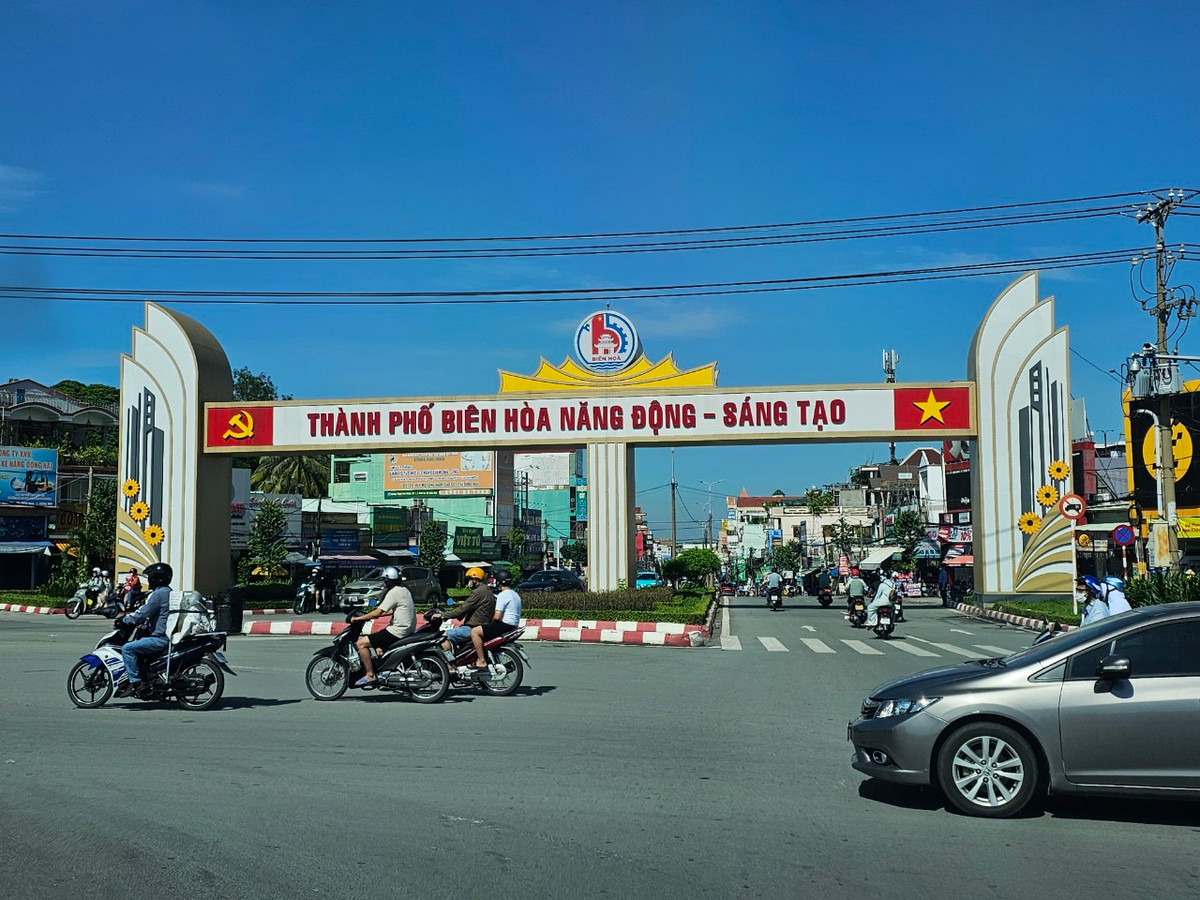 Đồng Nai: Cận cảnh 4 cổng chào tiền tỷ tại TP Biên Hòa - Hình 4 Dong Nai: Can canh 4 cong chao tien ty tai TP Bien Hoa-Hinh-4
