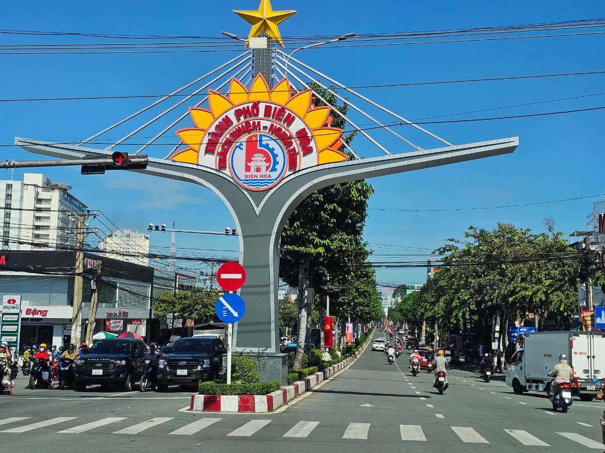 Đồng Nai: Cận cảnh 4 cổng chào tiền tỷ tại TP Biên Hòa - Hình 3 Dong Nai: Can canh 4 cong chao tien ty tai TP Bien Hoa-Hinh-3