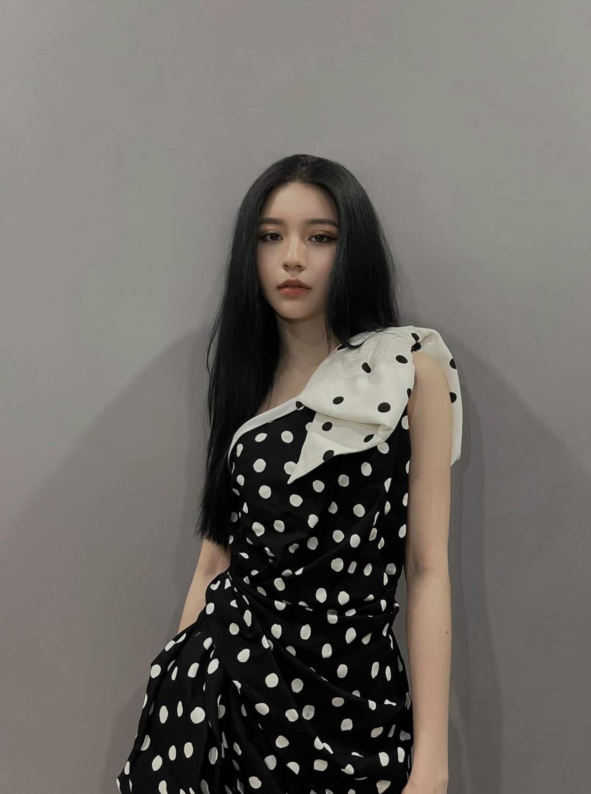 Trên mạng xã hội, Bâu nhận được lượt like cực khủng cùng rất nhiều lời khen “có cánh” như “nữ thần góc nghiêng”, “nữ sinh thiên thần”.