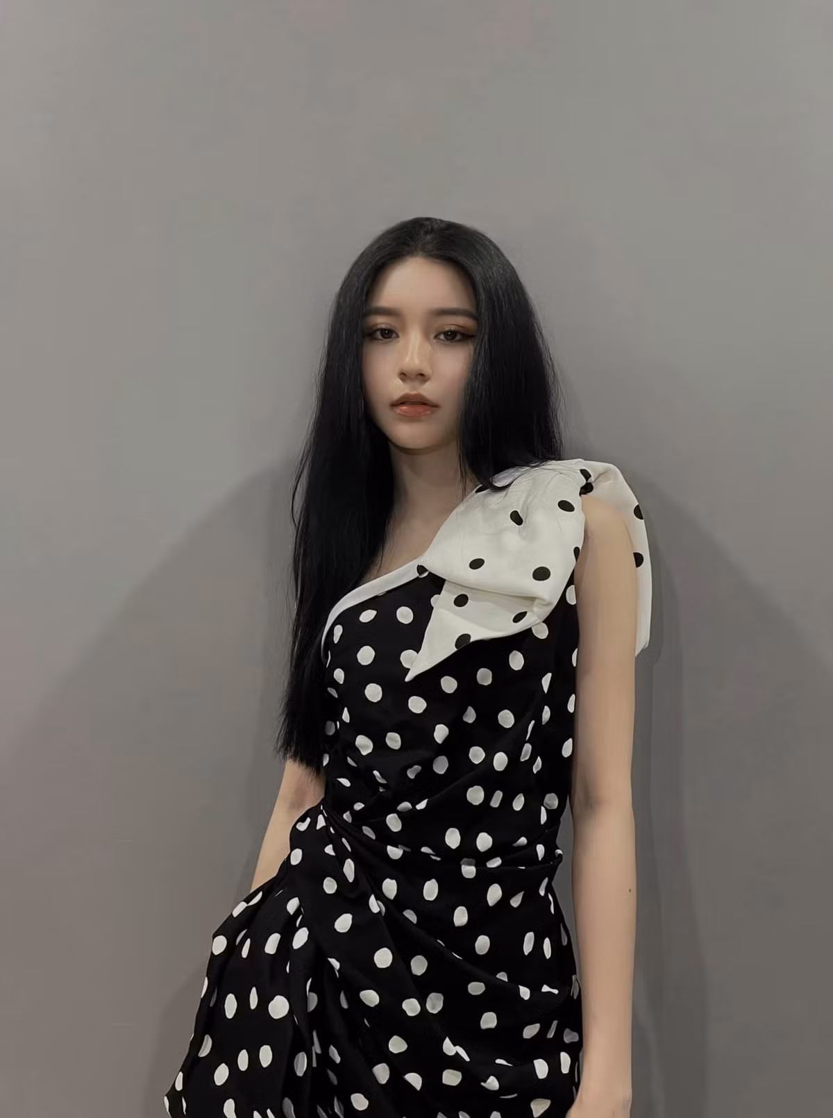 Trên mạng xã hội, Bâu nhận được lượt like cực khủng cùng rất nhiều lời khen “có cánh” như “nữ thần góc nghiêng”, “nữ sinh thiên thần”.