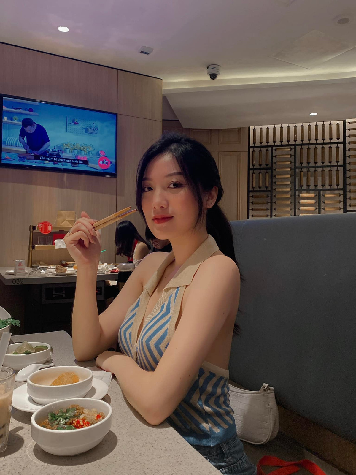 Trên trang cá nhân, Tsai Gia Du thường xuyên chia sẻ khoảnh khắc khoe dáng nuột nà, khoe đường cong cơ thể chuẩn chỉ.