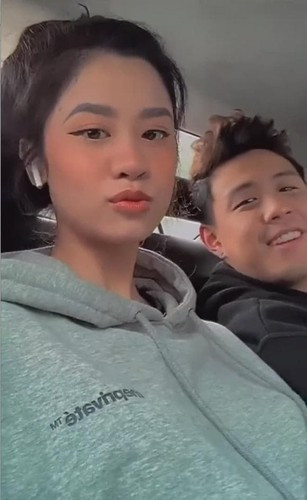 Với những khoảnh khắc này, có thể thấy Huyme cuồng bạn gái khi anh chàng ghi lại mọi hình ảnh của Hàn Hằng mọi lúc mọi nơi, kể cả là ở nhà.