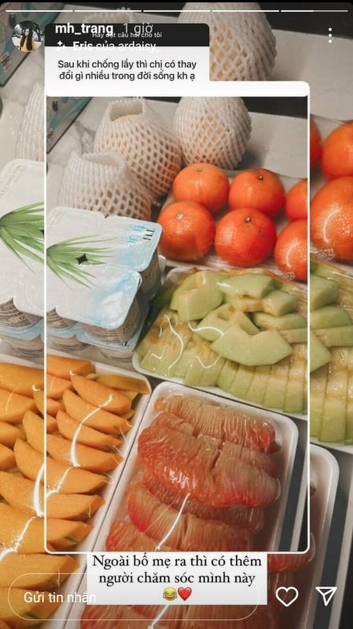 Mới đây, hot girl Mai Hà Trang đã có chia sẻ đầu tiên về cuộc sống hôn nhân. Khi mở mục câu hỏi, cô nhận được thắc mắc của netizen: "Sau khi lấy chồng thì chị có thay đổi gì nhiều trong đời sống không ạ?"