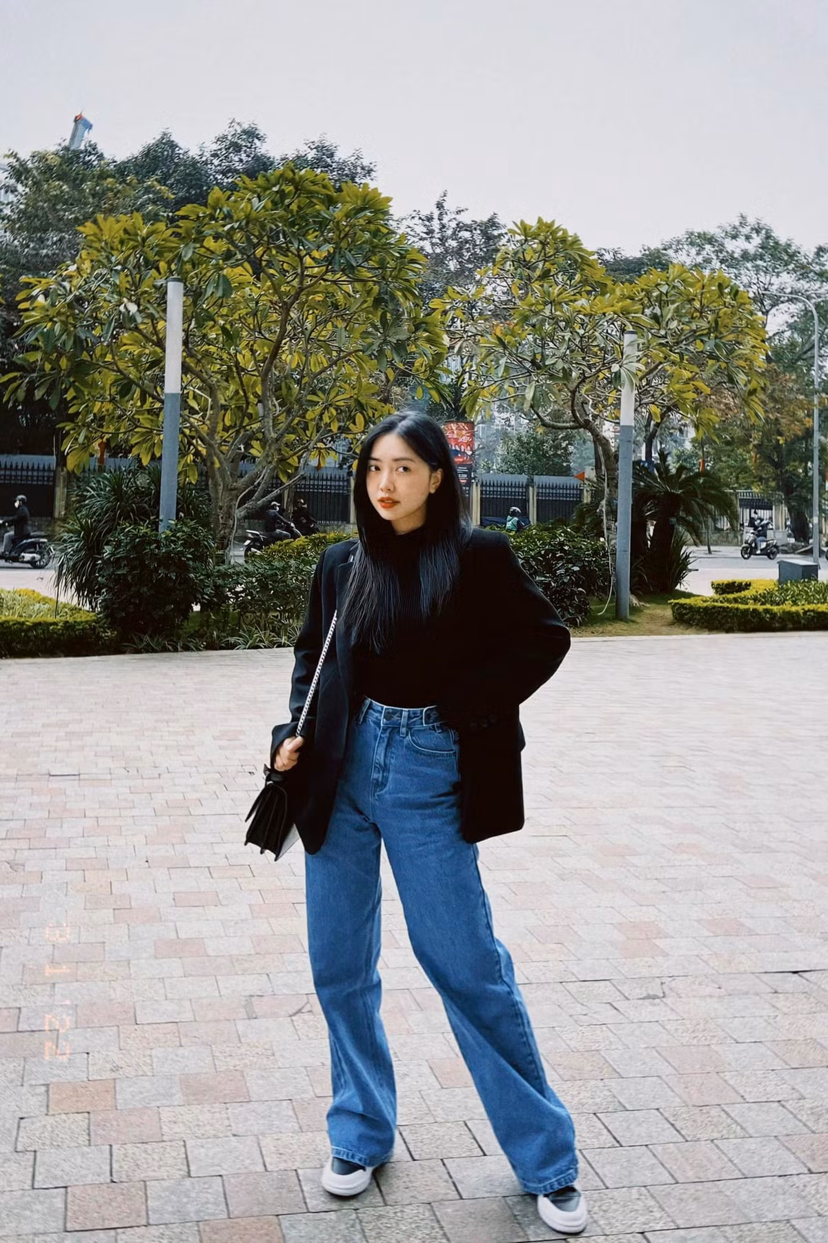 Sau khi đám cưới kết thúc được một ngày, anh chàng đã đăng hình ảnh ngọt ngào với bà xã xinh đẹp khiến cư dân mạng không khỏi ghen tỵ.