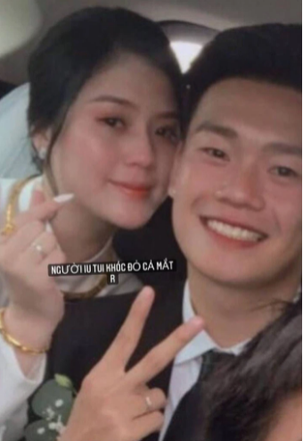 Hình ảnh thành hôn đẹp đẽ của Thành Chung và Tố Uyên nhận được nhiều lượt chia sẻ và chúc phúc trên mạng xã hội.