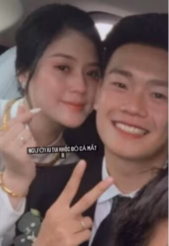 Hình ảnh thành hôn đẹp đẽ của Thành Chung và Tố Uyên nhận được nhiều lượt chia sẻ và chúc phúc trên mạng xã hội.