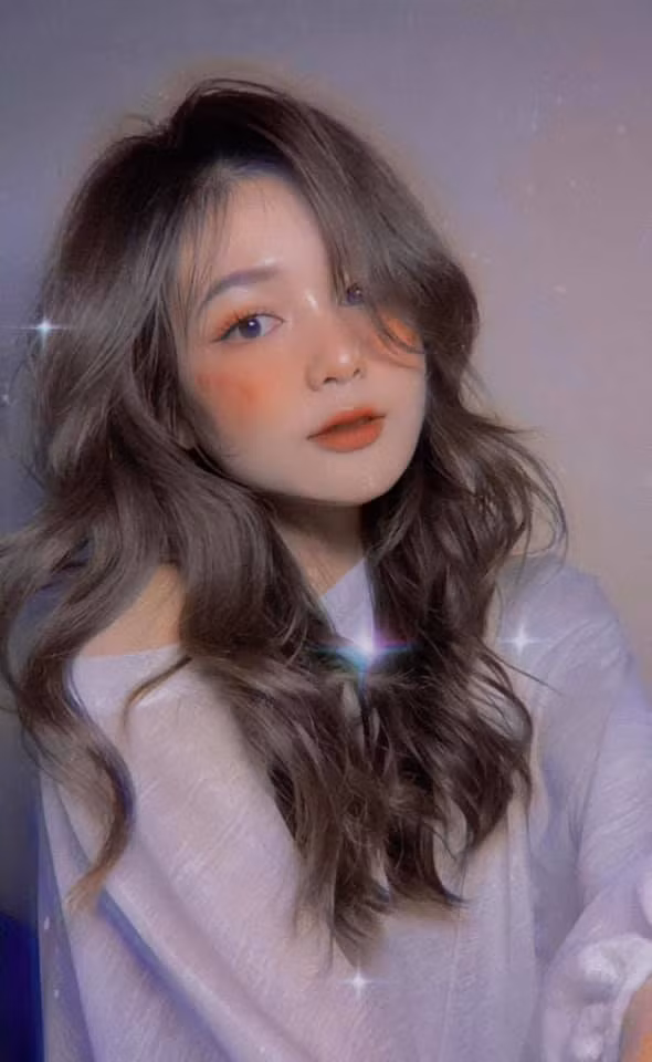 Trang cá nhân Instagram của nữ sinh này hiện có hơn 1.000 lượt theo dõi, Facebook là hơn 3 ngàn theo dõi, mỗi bài đăng đều hút hàng nghìn lượt tương tác.